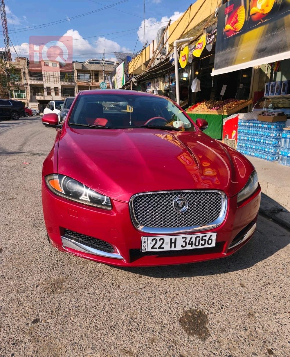 جاكوار XF